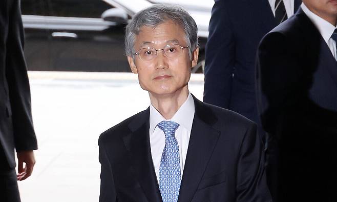 조희대 대법원장이 13일 국회 법제사법위원회 국정감사에 출석하기 위해 국회 본청으로 들어서고 있다. 김경호 선임기자 jijae@hani.co.kr