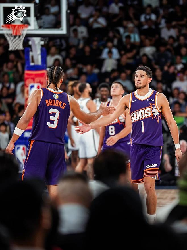 새 시즌 백코트서 합을 맞추게 된 딜런 브룩스(왼쪽)와 데빈 부커. 사진=피닉스 SNS