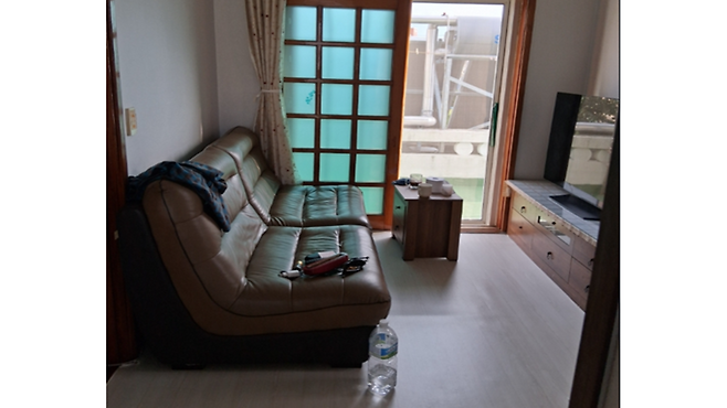 6년간 비닐하우스 창고 생활을 하던 60대 남성이 입주한 전세임대주택