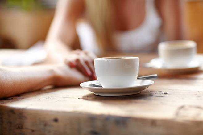 커플 손님들의 과도한 애정행각으로 스트레스받는 업주 사연이 전해졌다. /사진=게티이미지뱅크