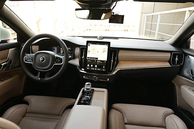 볼보 S90 B5 AWD 울트라. 사진: 김학수 기자