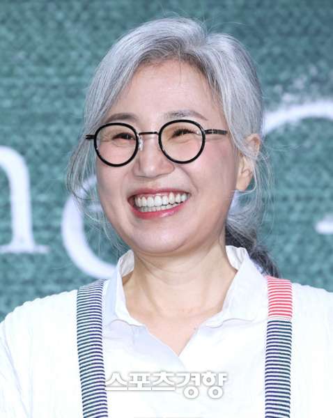 넷플릭스 오리지널 드라마 ‘다 이루어질지니’의 김은숙 작가. 사진 스포츠경향DB