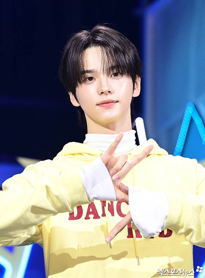 투어스 신유.