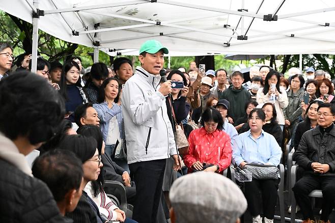 오세훈 서울시장, 은마아파트 주민 간담회 [서울시 제공. 재판매 및 DB 금지]