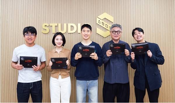 SBS 금토드라마 '모범택시3' 대본리딩 현장에 참석한 이제훈, 김의성, 표예진, 장혁진, 배유람./사진=SBS '모범택시3'