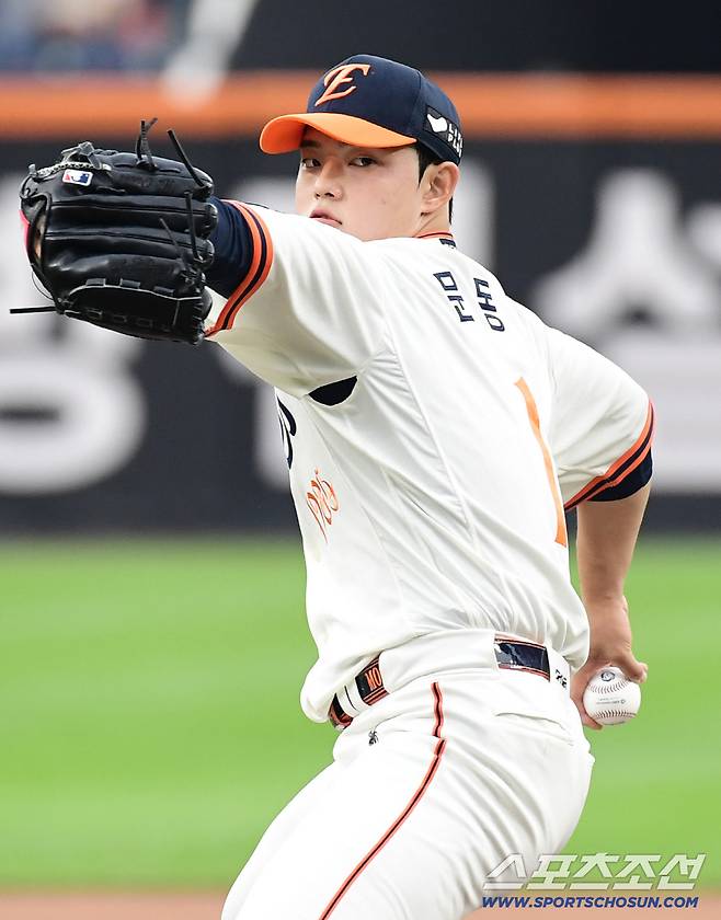 27일 대전 한화생명볼파크에서 열린 KBO리그 한화와 LG의 경기. 선발 투구하고 있는 한화 문동주. 대전=송정헌 기자songs@sportschosun.com/2025.09.27/