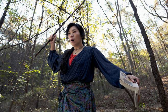 '어쩔수가없다' 염혜란 스틸컷. /CJ ENM