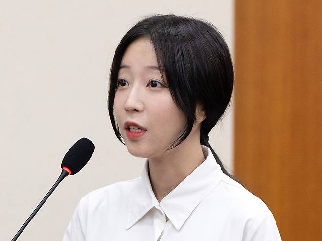 유튜버 쯔양(박정원)이 14일 서울 여의도 국회에서 열린 과학기술정보방송통신위원회 방송통신위원회 등에 대한 국정감사에 출석해 의원 질의에 답변하고 있다. 2025.10.14/뉴스1