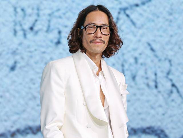 배우 류승범이 14일 서울 종로구 JW메리어트동대문스퀘어호텔에서 열린 넷플릭스 영화 '굿뉴스' 제작보고회에서 포즈를 취하고 있다. 연합뉴스