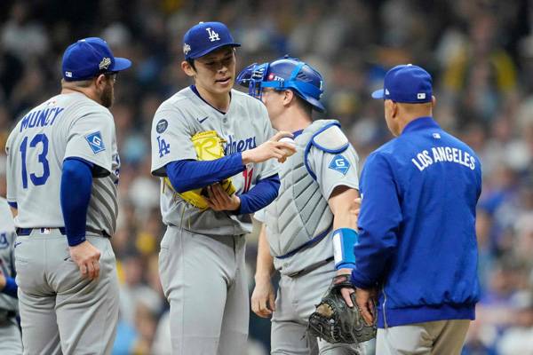사사키는 이날 9회를 마무리하지 못하고 강판됐다. 사진= Getty Images/AFP= 연합뉴스 제공