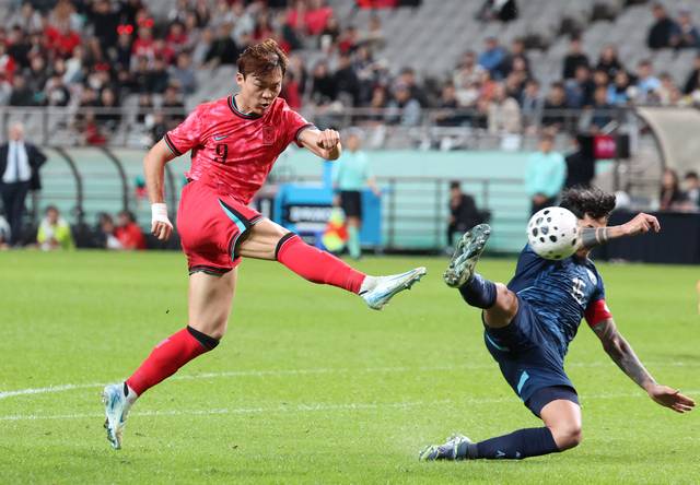 14일 오후 서울 마포구 서울월드컵경기장에서 열린 A매치 친선전 대한민국과 파라과이의 경기, 오현규가 두 번째 득점에 성공하고 있다. 2025.10.14. 뉴시스
