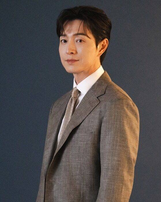 정성일