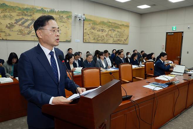 14일 서울 영등포구 여의도 국회에서 열린 교육부, 국가교육위원회 등에 대한 교육위원회 국정감사에서 차정인 국가교육위원장이 기관보고하고 있다. [연합]
