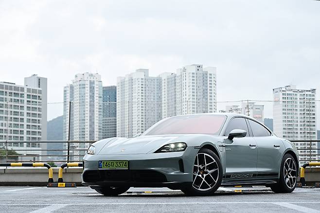 포르쉐 타이칸 4S. 사진: 김학수 기자