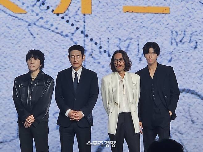 ‘굿뉴스’ 변성현 감독, 설경구, 류승범, 홍경(왼쪽부터), 사진|이다원 기자
