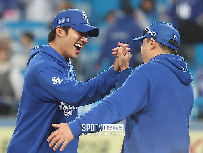 ▲ 왼쪽부터 원태인, 박진만 감독 ⓒ곽혜미 기자