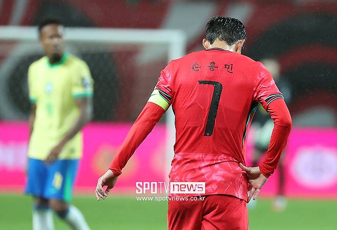 ▲ 대한민국 축구 국가대표팀(FIFA 랭킹 23위)는 14일 오후 8시 서울월드컵경기장에서 펼쳐지는 2025년 10월 A매치 평가전에서 파라과이(FIFA 랭킹 37위)와 격돌한다. 경기를 하루 앞두고 3만 석 이상의 티켓이 미판매됐다. ⓒ곽혜미 기자