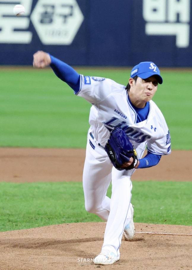 13일 역투하는 원태인. /사진=강영조 선임기자