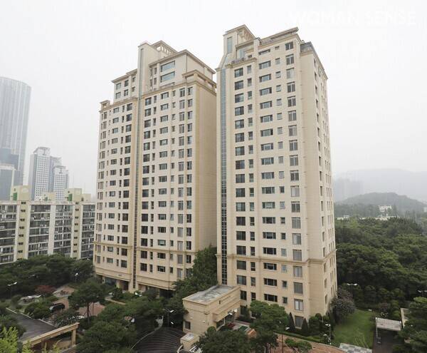 조현아 전 대한항공 부사장이 남편과 별거 후 전세로 살다가 45억 원에 사들인 도곡동 로덴하우스.&nbsp; 사진=박정훈 기자(이오이미지)