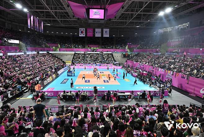 만원 관중 이룬 인천 삼산월드체육관 [한국배구연맹 제공. 재판매 및 DB 금지]