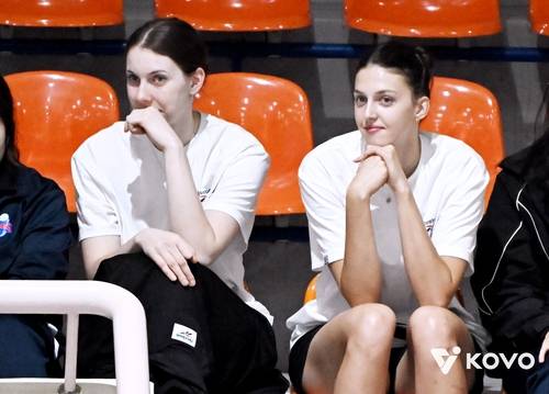 IBK기업은행 킨켈라(왼쪽)와 빅토리아 [한국배구연맹 제공. 재판매 및 DB 금지]