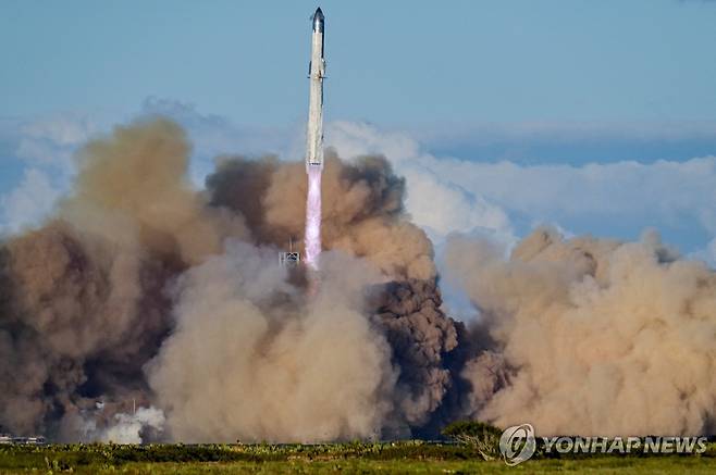 13일 미 텍사스에서 발사된 스페이스X의 스타십 우주선 [로이터=연합뉴스. 재판매 및 DB 금지]