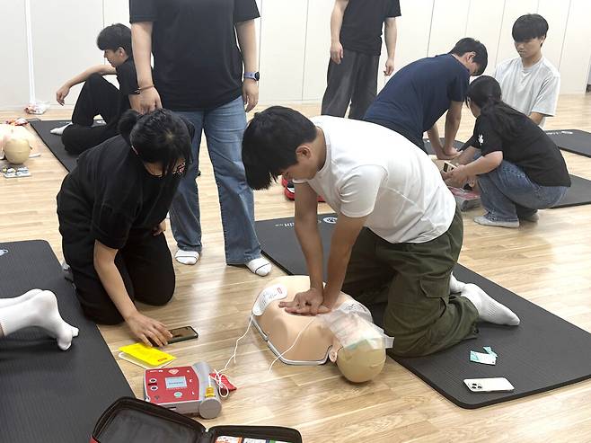 ▲&nbsp;지난 7월 원곡고등학교와 안산대학교가 연계해 진행한 대학연계특강./사진제공=원곡고등학교