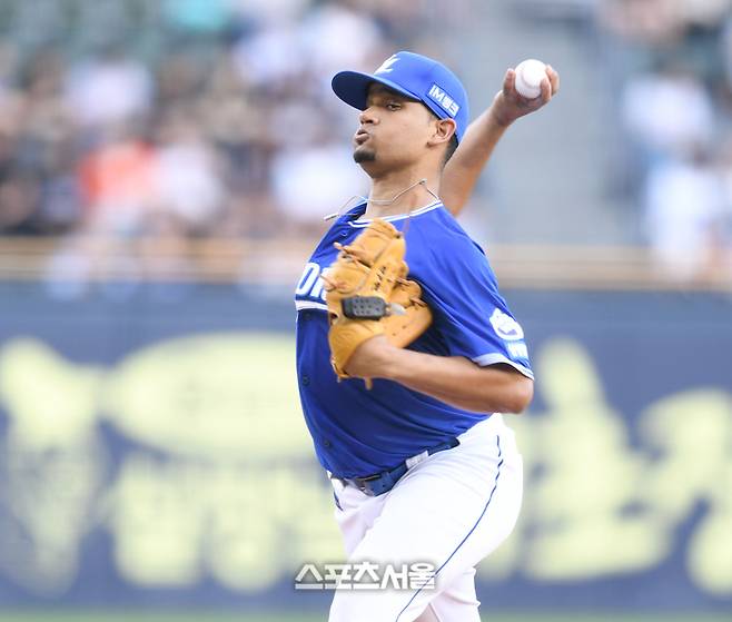 삼성 선발투수 가라비토가 서울 잠실구장에서 열린 2025 KBO리그 두산과 경기에서 역투하고 있다. 잠실 | 최승섭기자 thunder@sportsseoul.com