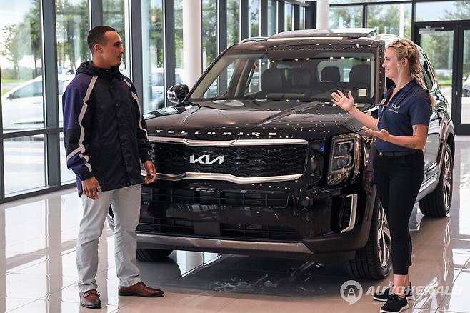 평균 신차 가격이 사상 최고치를 기록했습니다.