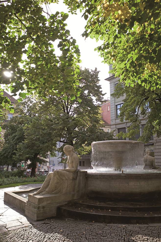 시내 곳곳에서 만날 수 있는 분수