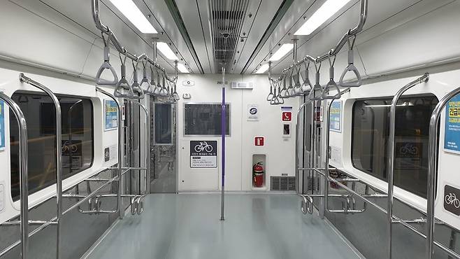 The bike car on Seoul Subway Line 7  [JOONGANG ILBO]