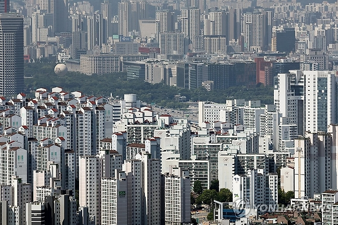 남산에서 바라 본 서울 아파트 단지 모습. [사진 출처 = 연합뉴스]