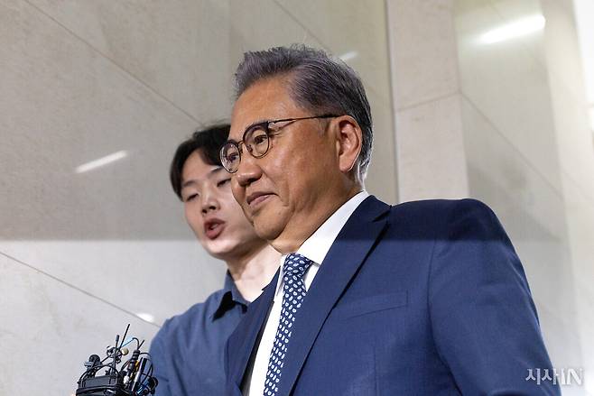 9월23일 박진 전 외교부 장관이 참고인 조사를 받기 위해 채 상병 특검 사무실에 출석하고 있다. ⓒ시사IN 신선영