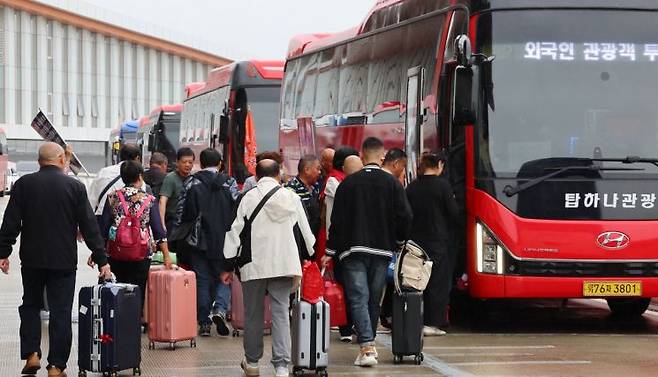 한국 찾은 중국인 단체관광객들의 모습. 연합뉴스