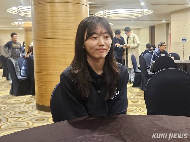 김다인이 16일 청담 리베라호텔에서 열린 진에어 2025-2026 V리그 개막 미디어데이 사전 기자회견에 참석하고 있다. 송한석 기자