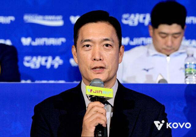 미디어데이에 참석한 김상우 감독./KOVO