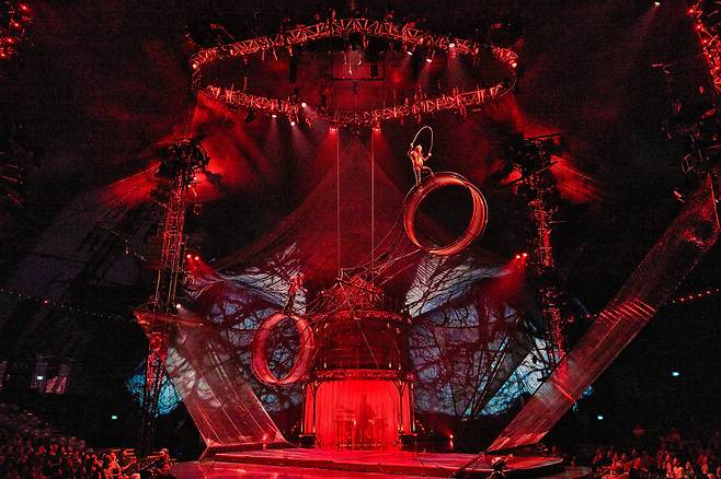 ‘쿠자’ 중 ‘휠 오브 데스’(Wheel of Death) 장면 [마스트 인터내셔널 제공]