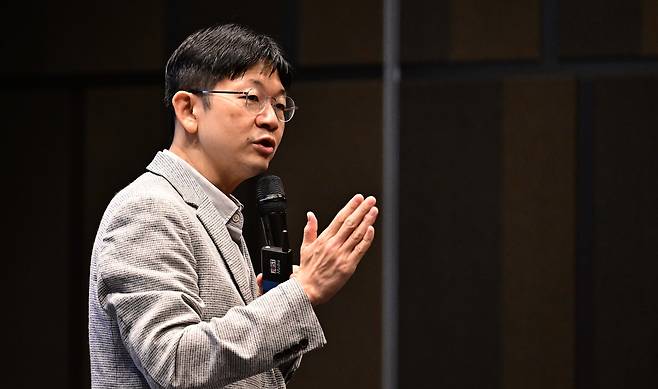 오건영 신한은행 프리미어 패스파인더 단장이 16일 오전 서울 강남구 코엑스 그랜드볼룸에서 열린 ‘헤럴드머니페스타 2025’ 에서 ‘트럼프2.0 시대, 글로벌 금융 시장 이슈 둘러보기’의 주제로 강연하고 있다. 이상섭 기자