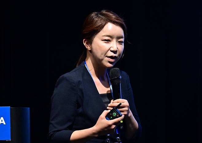 김혜리 우리은행 WM영업전략부 세무컨설팅팀 차장(세무전문가)이 16일 서울 강남구 코엑스 그랜드볼룸에서 열린 ‘헤럴드머니페스타 2025’ 에서 ‘30세 자녀에게 6억 마련하는 부의 설계’의 주제로 강연을 하고 있다. 이상섭 기자