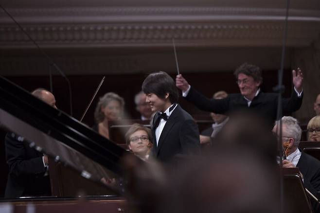 2015년 쇼팽 콩쿠르 우승 이후, 자신의 시대를 알린 조성진. (자료 : 쇼팽 콩쿠르 홈페이지)