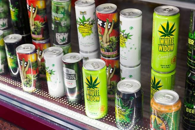 상점에 진열된 대마 성분 함유 제품. 기사 본문과 직접적인 관련 없음. 123rf