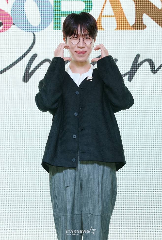 그룹 소란 고영배가 16일 서울 마포구 엠피엠지 사옥에서 진행된 3인 체제 마지막 앨범 'DREAM' 발매 기념 쇼케이스에서 포즈를 취하고 있다. /2025.10.16 /사진=김휘선 hwijpg@