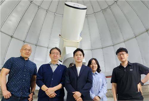 정철 교수, 이영욱 교수, 손준혁 연구원, 조혜전 교수, 박승현 연구원(왼쪽부터) [연세대 제공. 재판매 및 DB 금지]