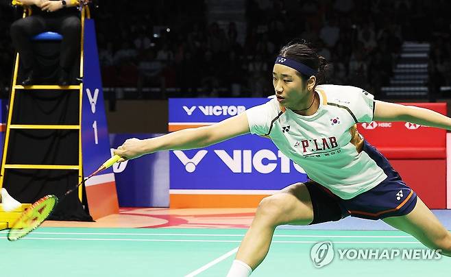 안세영 '최선을 다해서' (수원=연합뉴스) 홍기원 기자 = 안세영이 28일 경기도 수원체육관에서 열린 세계배드민턴연맹(BWF) 월드투어 슈퍼 500 코리아오픈 여자단식 결승에서 일본 야마구치 아카네와 경기를 하고 있다. 2025.9.28 xanadu@yna.co.kr