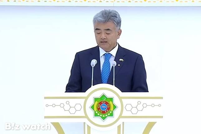 정원주 대우건설 회장이 지난 15일 투르크메니스탄 미네랄 플랜트 기공식에서 축사를 하고 있다./자료=대우건설 제공