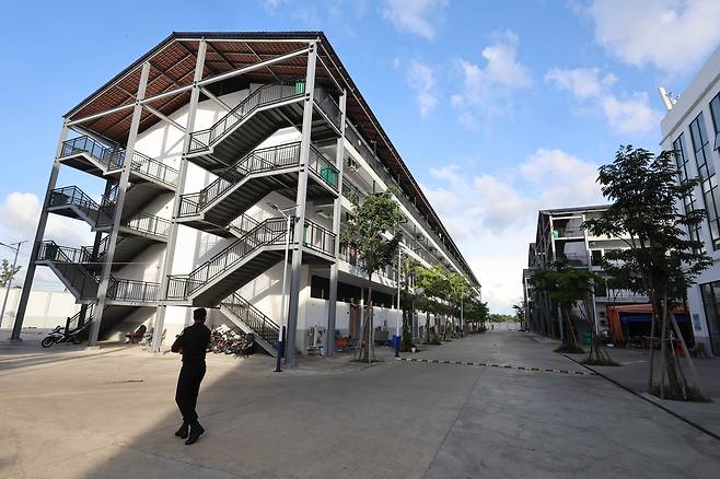 16일(현지 시각) 캄보디아 프놈펜 인근 범죄단지인 태자단지의 모습. /연합뉴스