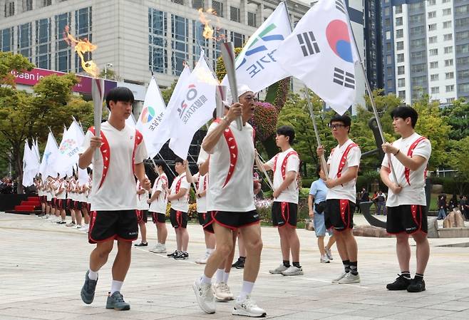 ▲ 제106회 전국체육대회 성화 봉송 첫 출발 [연합뉴스]