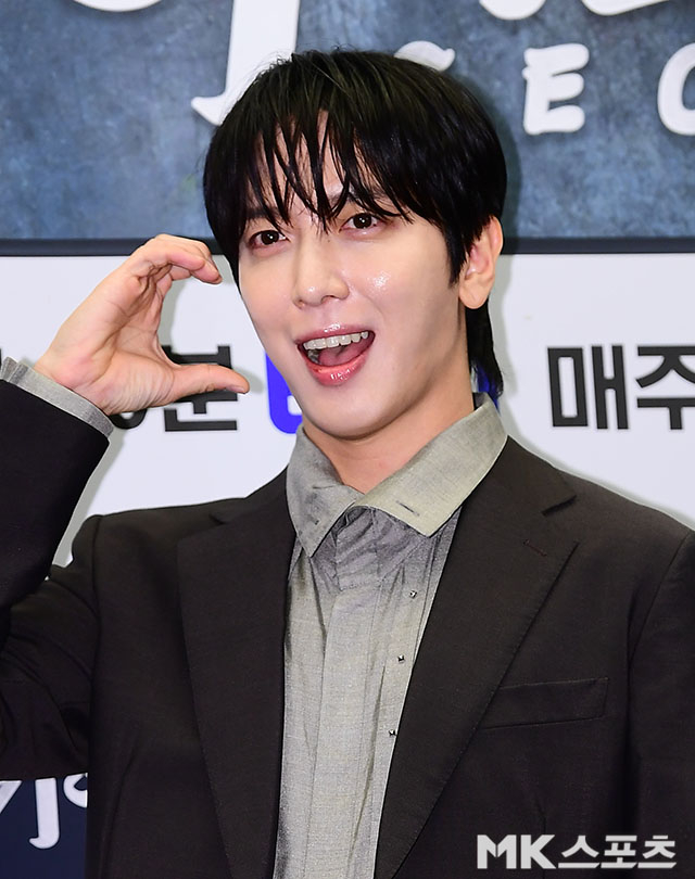 그룹 씨앤블루의 멤버이자 배우 정용화가 ‘열애설’을 뛰어넘은 ‘때아닌 결혼설’을 직접 부인했다. / 사진 = 김영구 기자