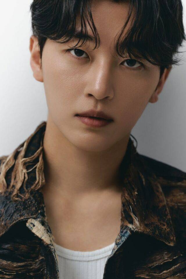 R.Tee