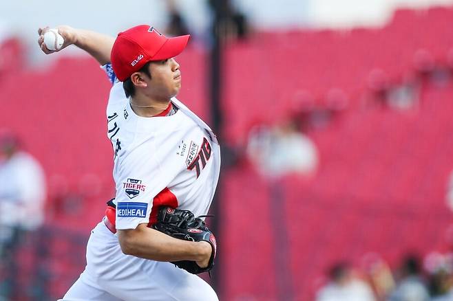 ▲ 시즌 막판 인상적인 투구를 보여주며 구단과 팬들의 기대감을 다시 불러 일으키고 있는 김기훈 ⓒKIA타이거즈